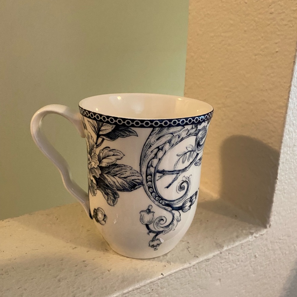 222 Fifth. Adelaide Blue Floral Porcelain Mugs - Set of 4. NWOT. - Picture 4 of 7